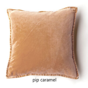stonewashed velvet caramel kussen 50x50CM